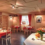 Haus Stoertebeker - Garni, Seebad 아파트 *